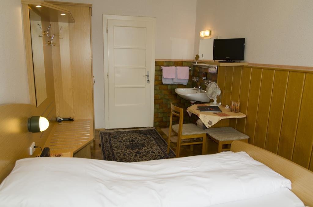 Schweizer Pension Solderer Viyana Oda fotoğraf